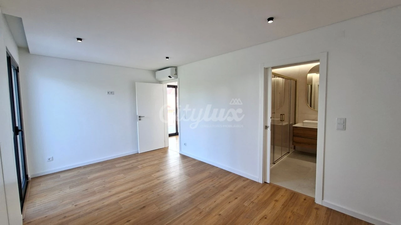 Apartamento T3 para Venda em Alcabideche Foto 17