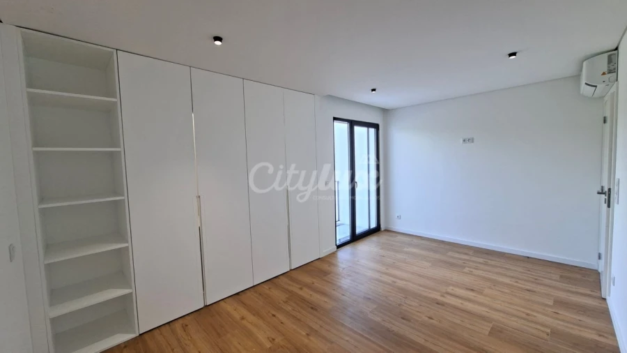 Apartamento T3 para Venda em Alcabideche Foto 16