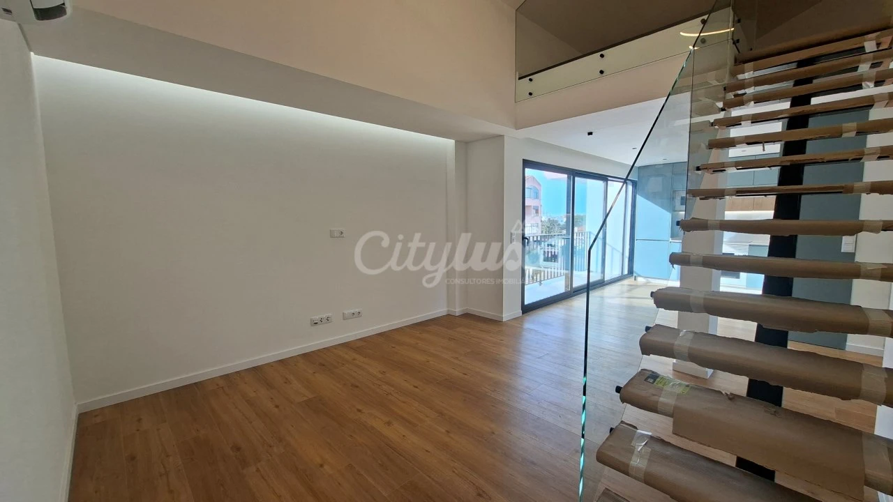 Apartamento T3 para Venda em Alcabideche Foto 1