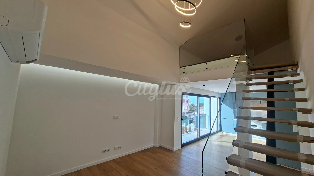 Apartamento T3 para Venda em Alcabideche Foto 2