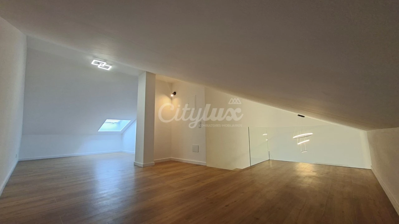 Apartamento T3 para Venda em Alcabideche Foto 23