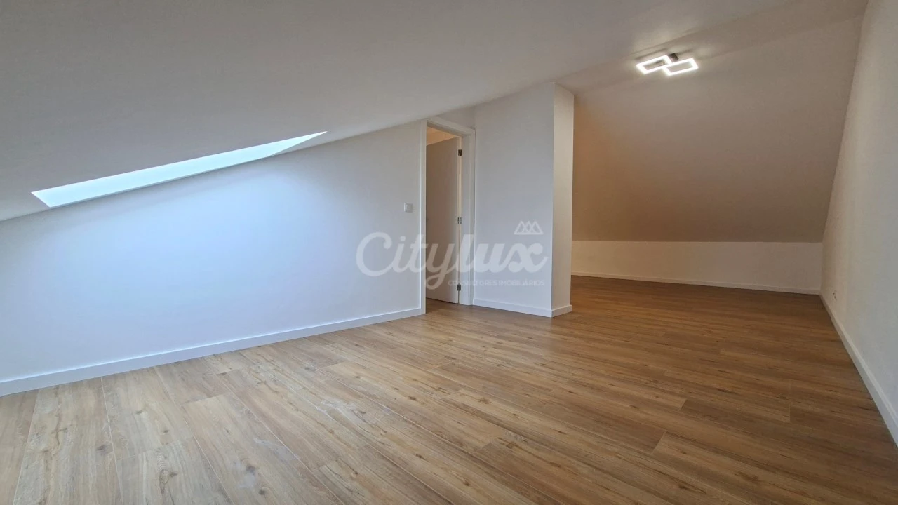 Apartamento T3 para Venda em Alcabideche Foto 24