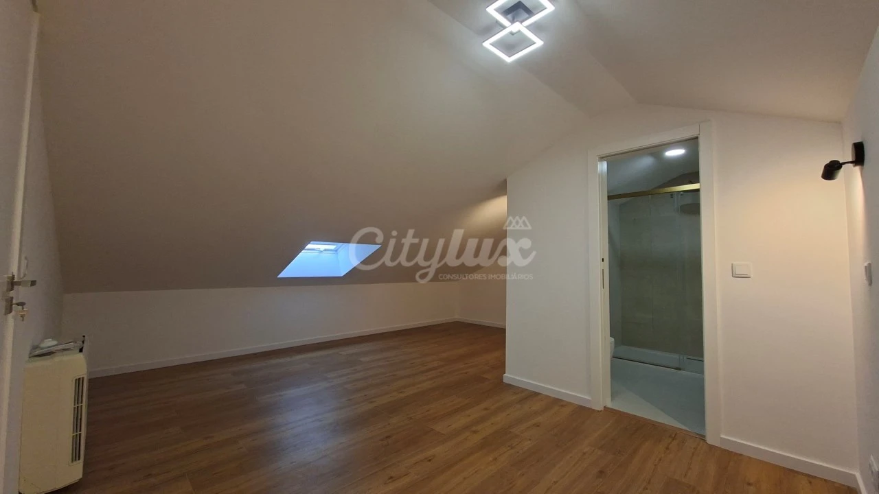 Apartamento T3 para Venda em Alcabideche Foto 28