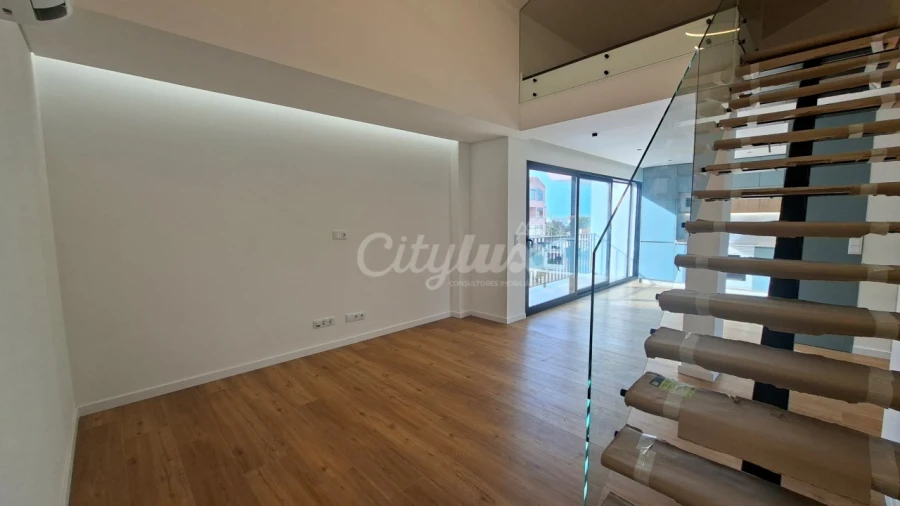 Apartamento T3 para Venda em Alcabideche Foto 1