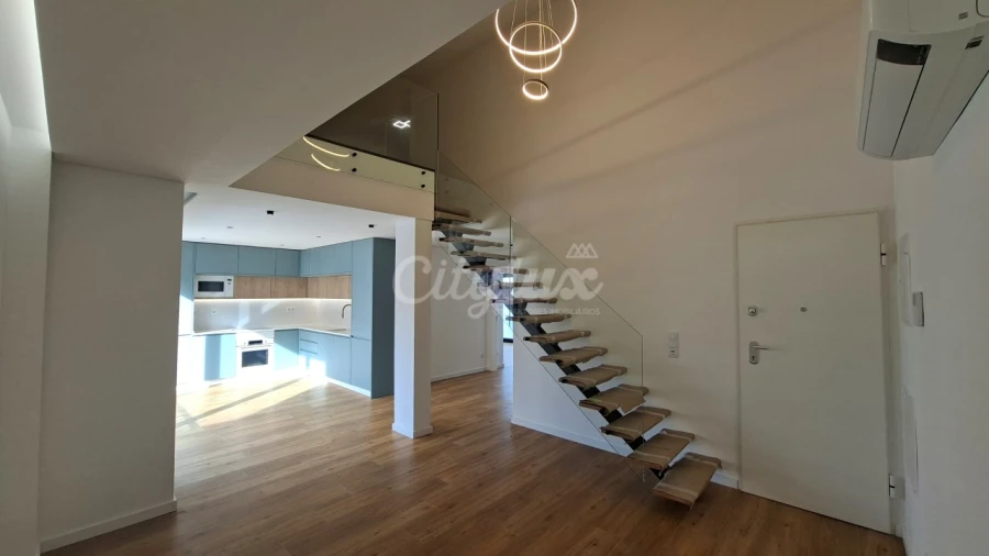 Apartamento T3 para Venda em Alcabideche Foto 3