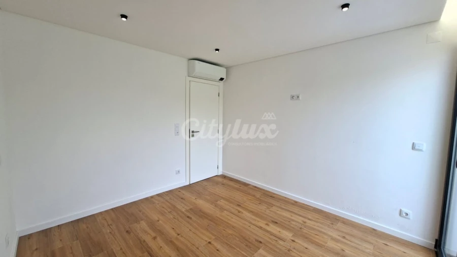 Apartamento T3 para Venda em Alcabideche Foto 13