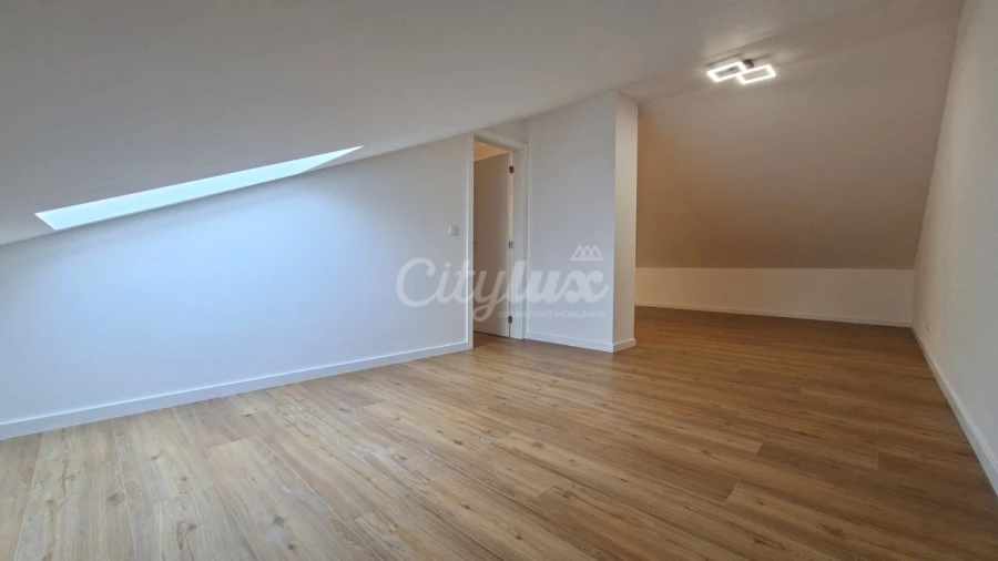 Apartamento T3 para Venda em Alcabideche Foto 24