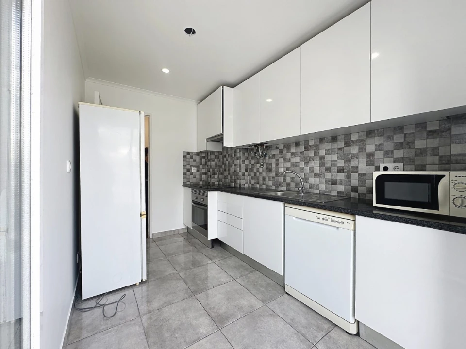 Apartamento T3 para Arrendamento em Benfica Foto 7