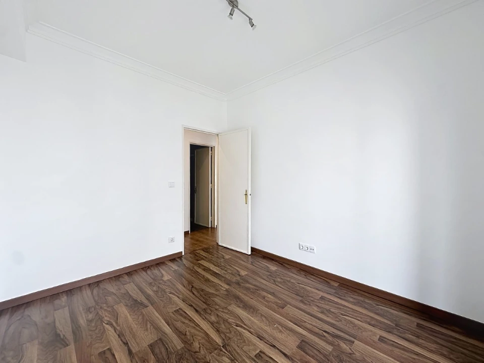 Apartamento T3 para Arrendamento em Benfica Foto 9