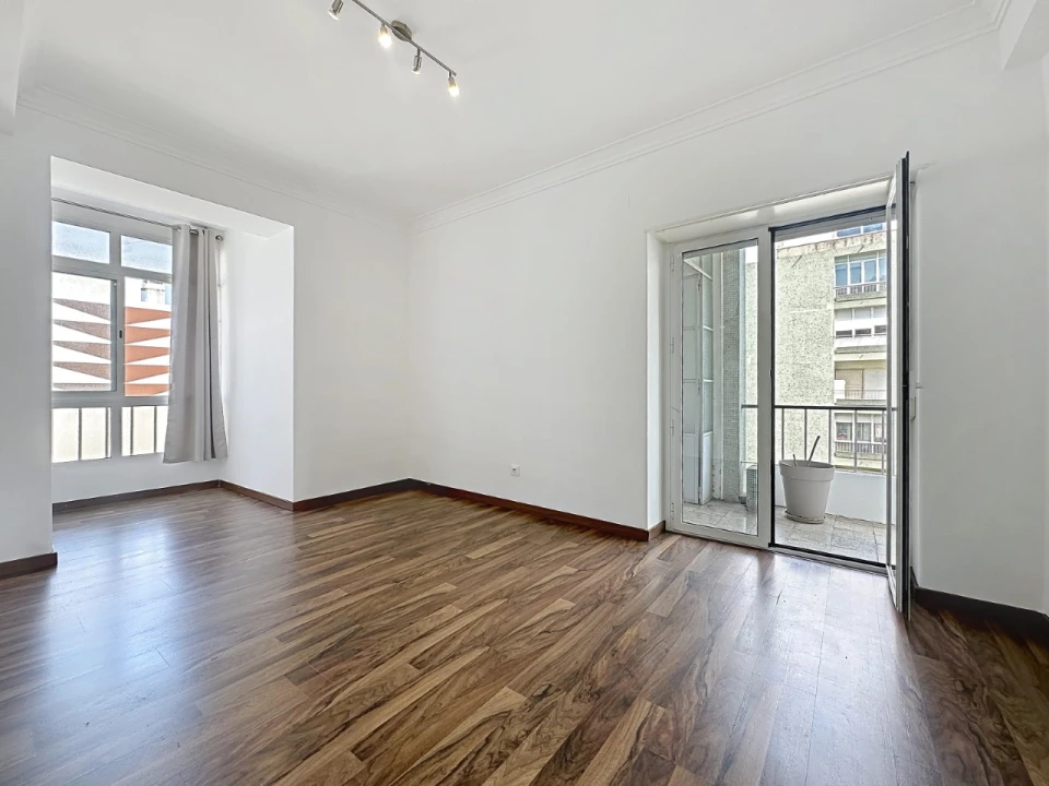 Apartamento T3 para Arrendamento em Benfica Foto 11