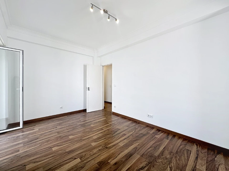 Apartamento T3 para Arrendamento em Benfica Foto 13