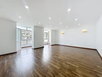 Apartamento T3 para Arrendamento em Benfica