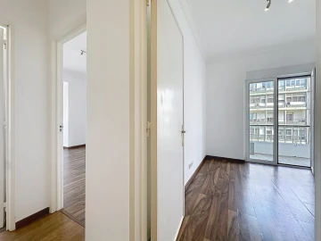 Apartamento T3 para Arrendamento em Benfica