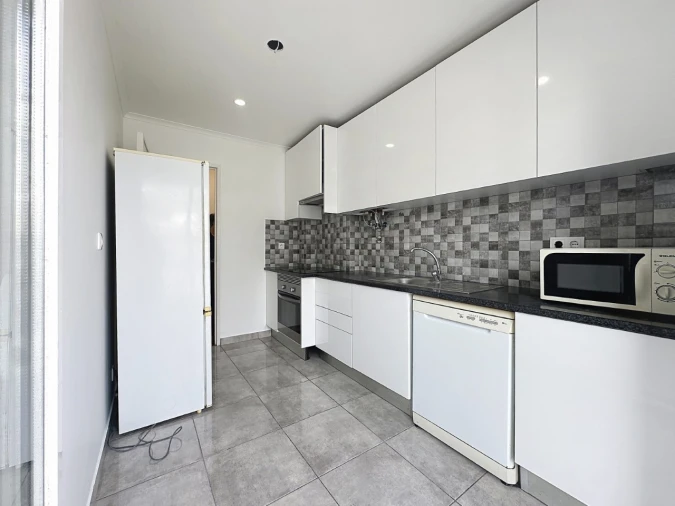 Apartamento T3 para Arrendamento em Benfica Foto 7