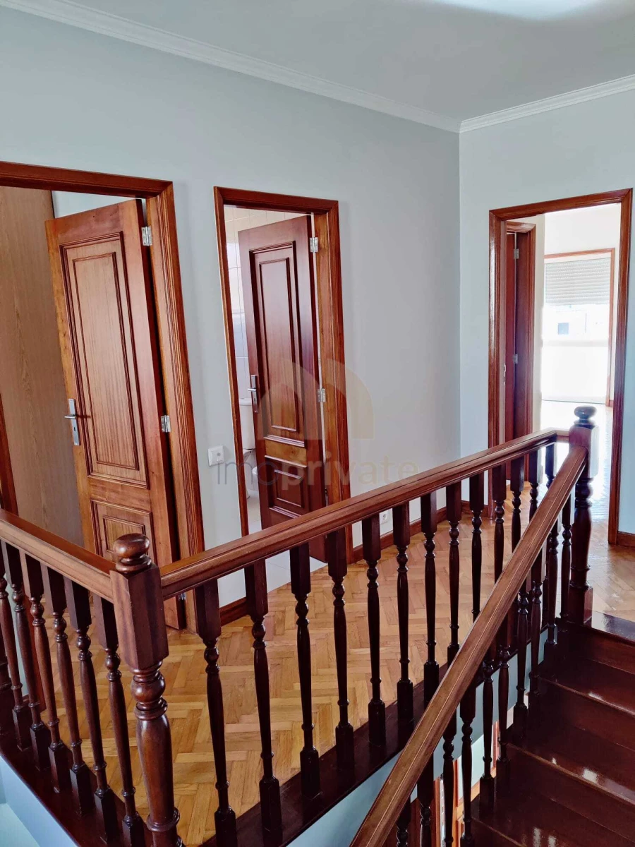 Moradia T4 para Venda em Pinheiro Foto 15