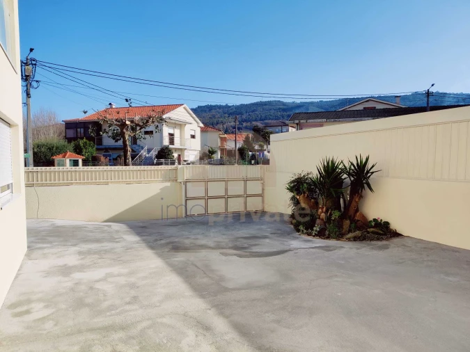 Moradia T4 para Venda em Pinheiro Foto 3