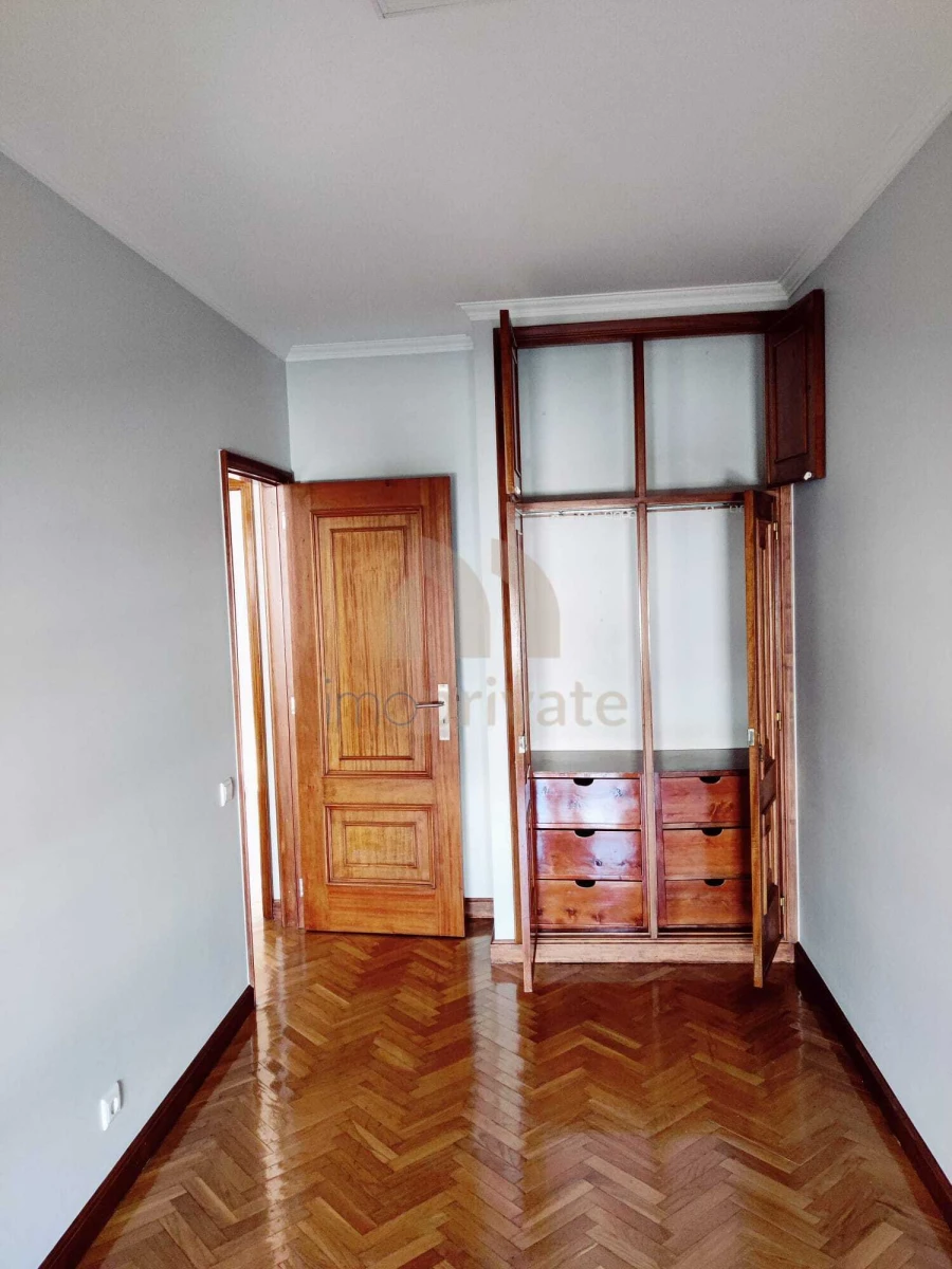 Moradia T4 para Venda em Pinheiro Foto 17