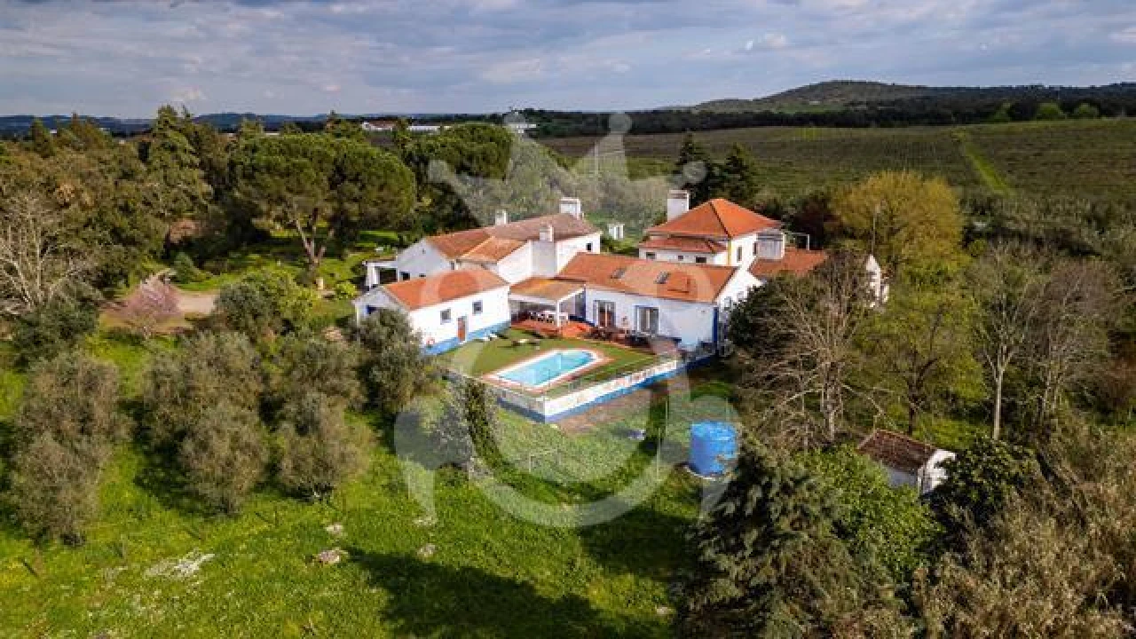 Quinta T8 para Venda em Nossa Senhora da Vila, Nossa Senhora do Bispo e Silveiras Foto 1