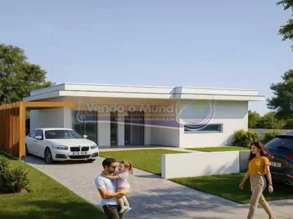 Moradia T4 para Venda em Santo Estêvão Foto 1