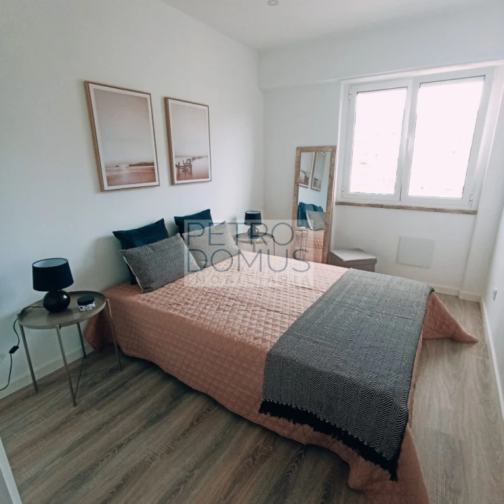 Apartamento T3 para Venda em Benfica Foto 1