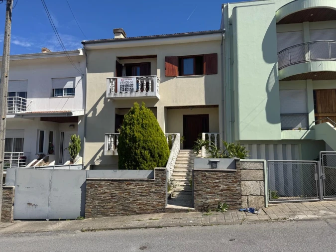 Moradia T4 para Venda em Gondomar (São Cosme), Valbom e Jovim Foto 1