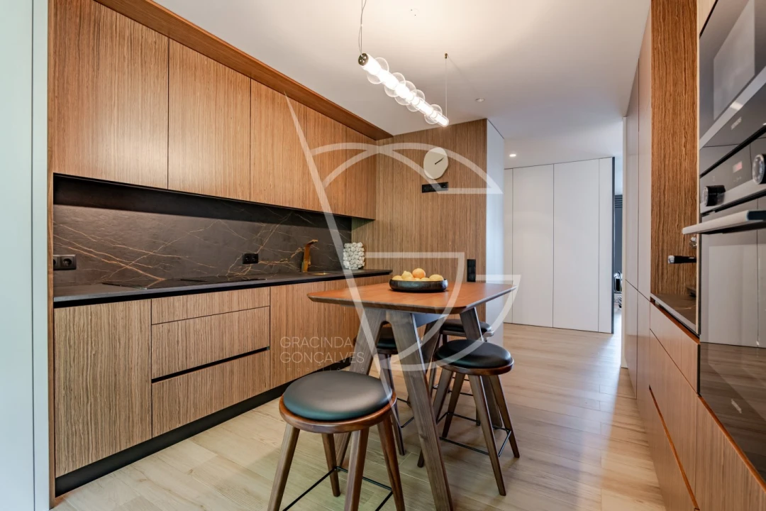 Apartamento T4 para Venda em Lordelo do Ouro e Massarelos Foto 16