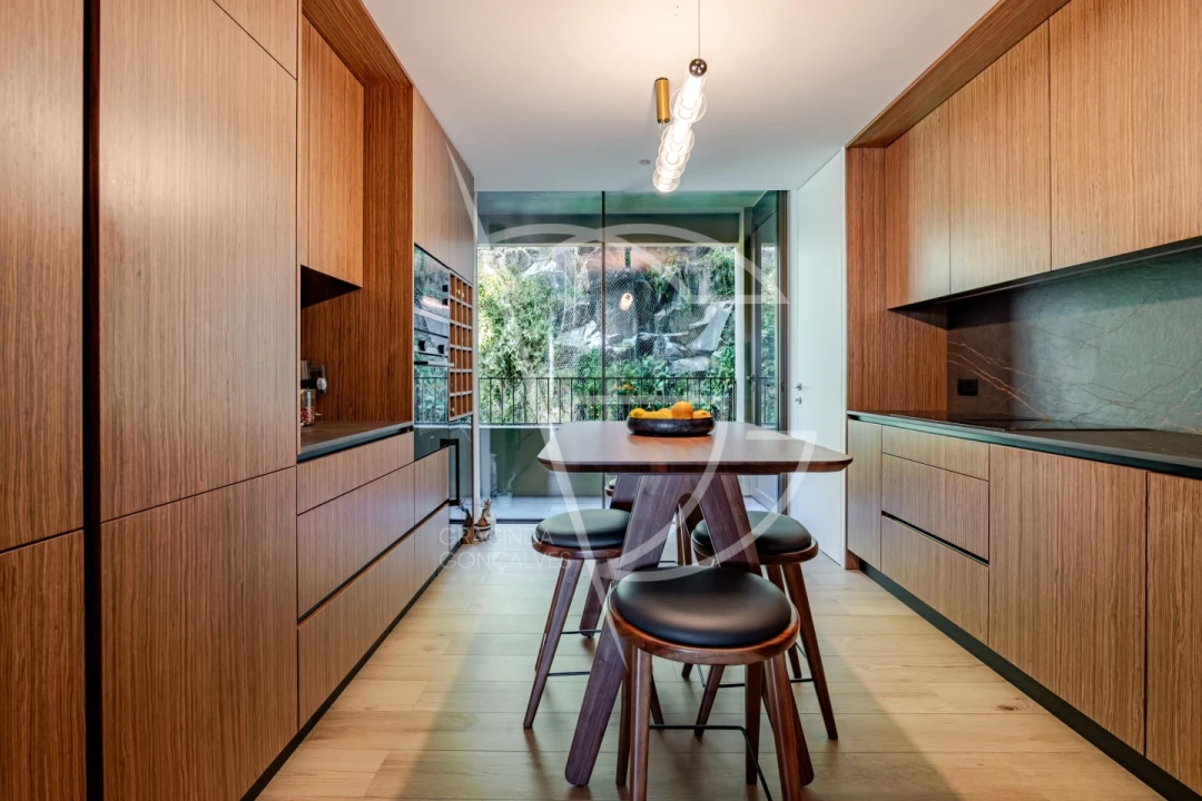 Apartamento T4 para Venda em Lordelo do Ouro e Massarelos Foto 13