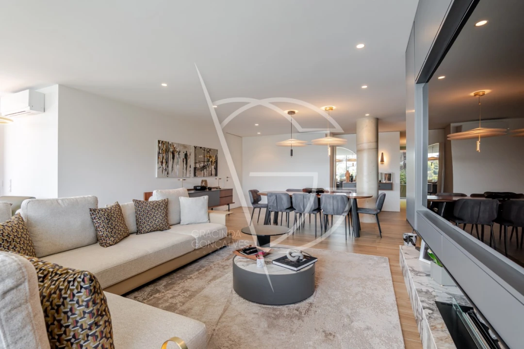 Apartamento T4 para Venda em Lordelo do Ouro e Massarelos Foto 8