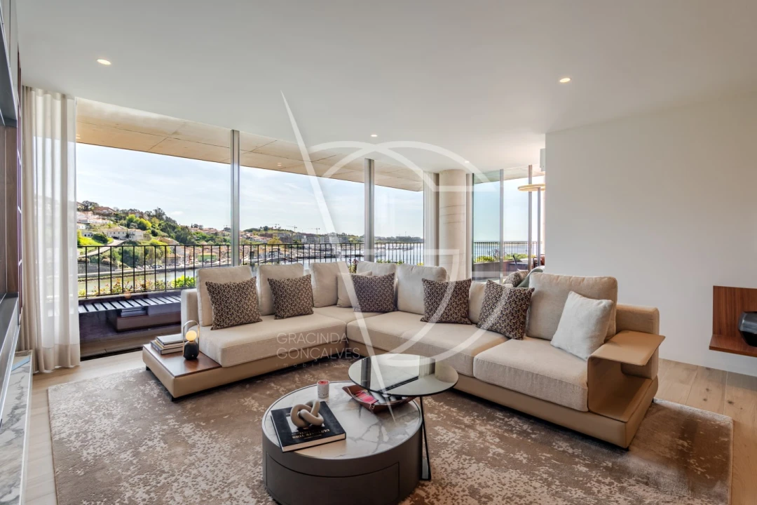 Apartamento T4 para Venda em Lordelo do Ouro e Massarelos Foto 5