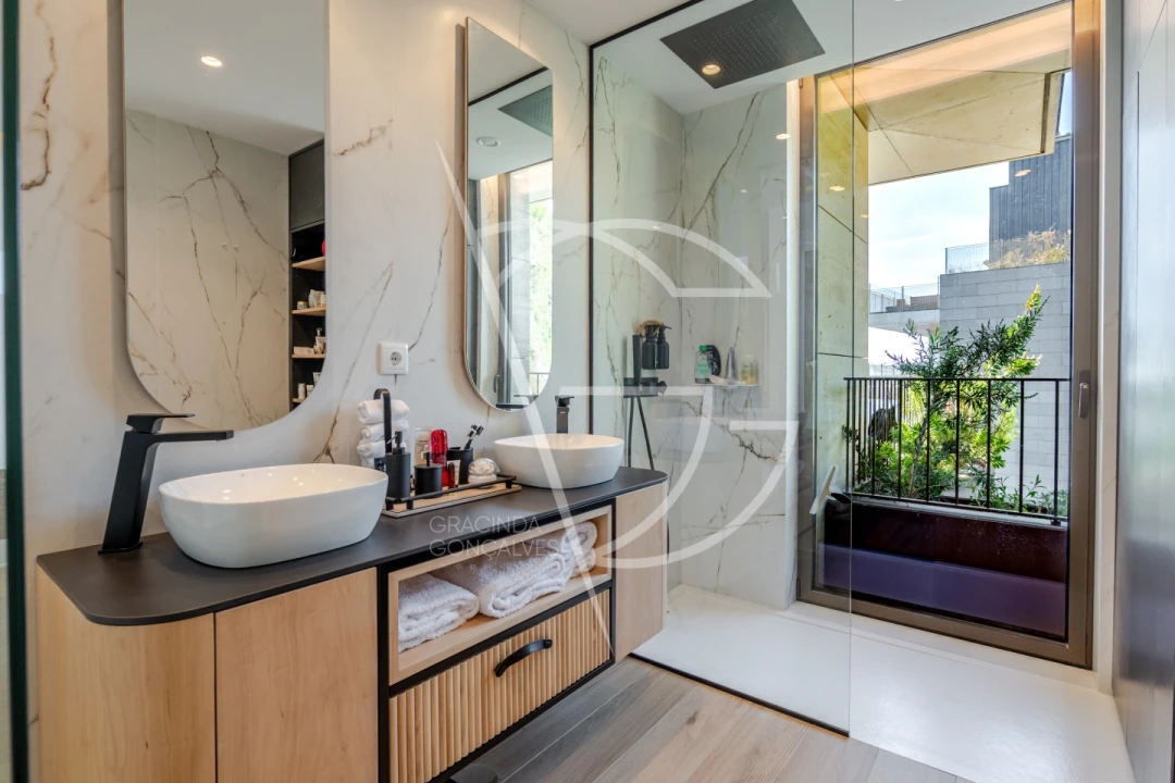 Apartamento T4 para Venda em Lordelo do Ouro e Massarelos Foto 24