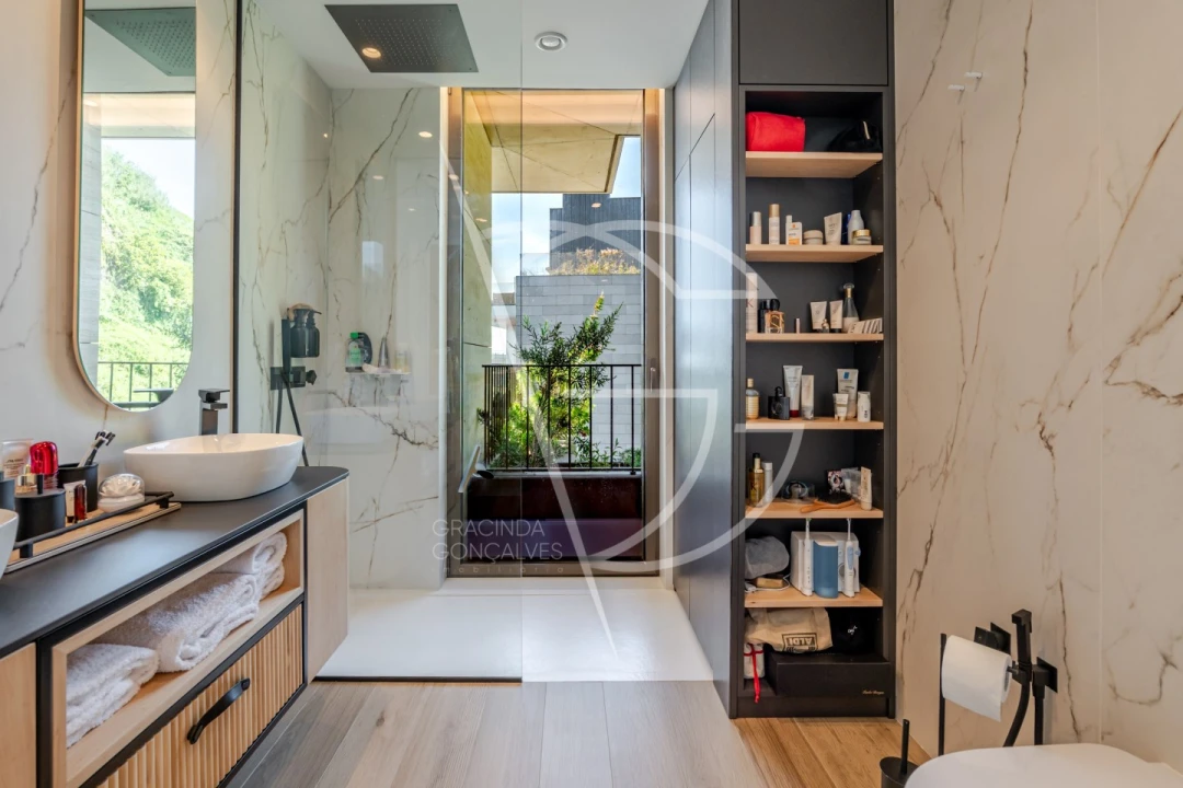 Apartamento T4 para Venda em Lordelo do Ouro e Massarelos Foto 23