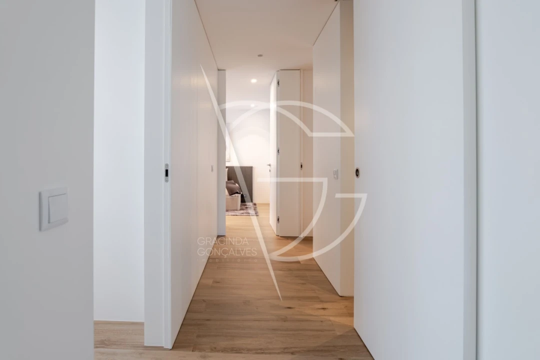 Apartamento T4 para Venda em Lordelo do Ouro e Massarelos Foto 17