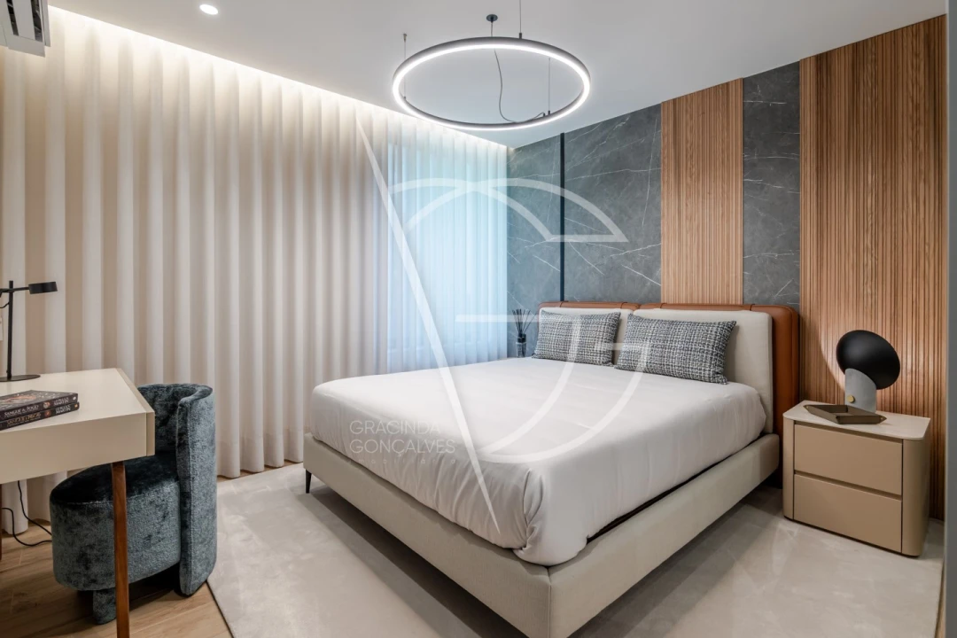 Apartamento T4 para Venda em Lordelo do Ouro e Massarelos Foto 32