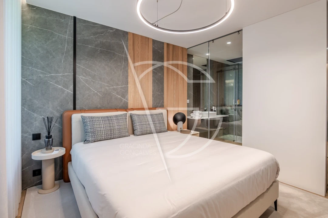 Apartamento T4 para Venda em Lordelo do Ouro e Massarelos Foto 33