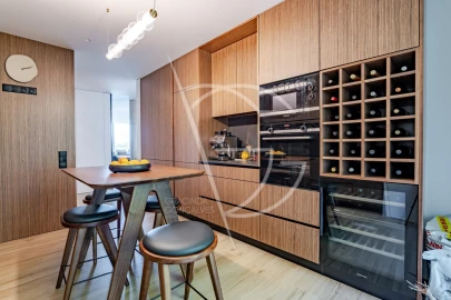 Apartamento T4 para Venda em Lordelo do Ouro e Massarelos