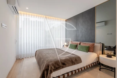 Apartamento T4 para Venda em Lordelo do Ouro e Massarelos