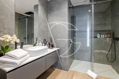Apartamento T4 para Venda em Lordelo do Ouro e Massarelos