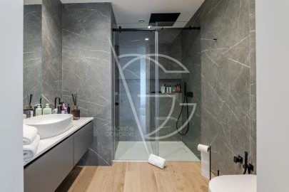 Apartamento T4 para Venda em Lordelo do Ouro e Massarelos