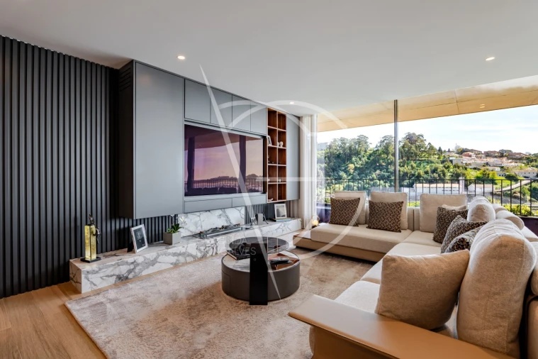 Apartamento T4 para Venda em Lordelo do Ouro e Massarelos Foto 2