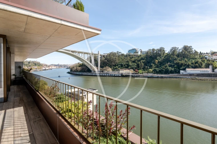 Apartamento T4 para Venda em Lordelo do Ouro e Massarelos Foto 38