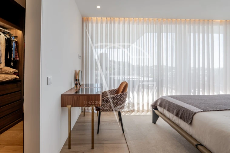 Apartamento T4 para Venda em Lordelo do Ouro e Massarelos Foto 22
