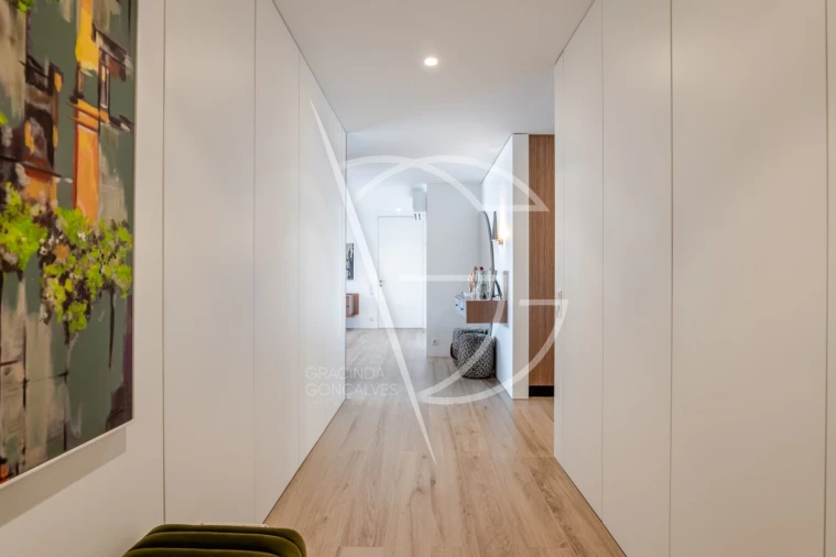 Apartamento T4 para Venda em Lordelo do Ouro e Massarelos Foto 11