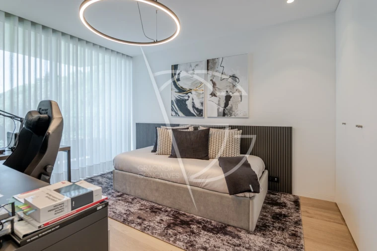 Apartamento T4 para Venda em Lordelo do Ouro e Massarelos Foto 31