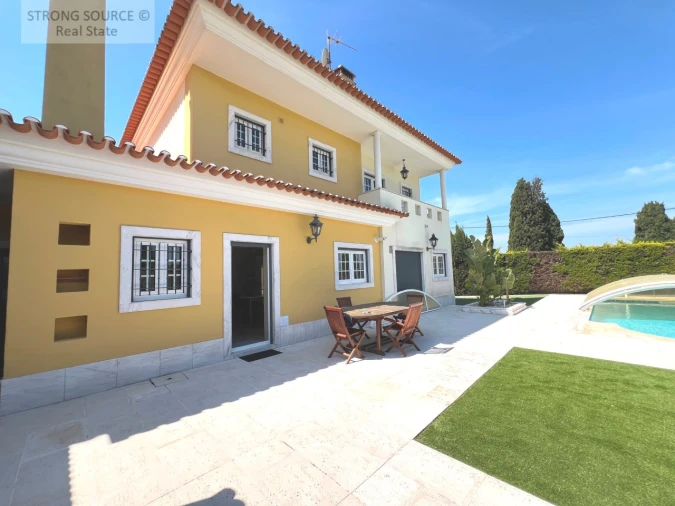 Moradia T5 para Venda em Azeitão (São Lourenço e São Simão) Foto 1