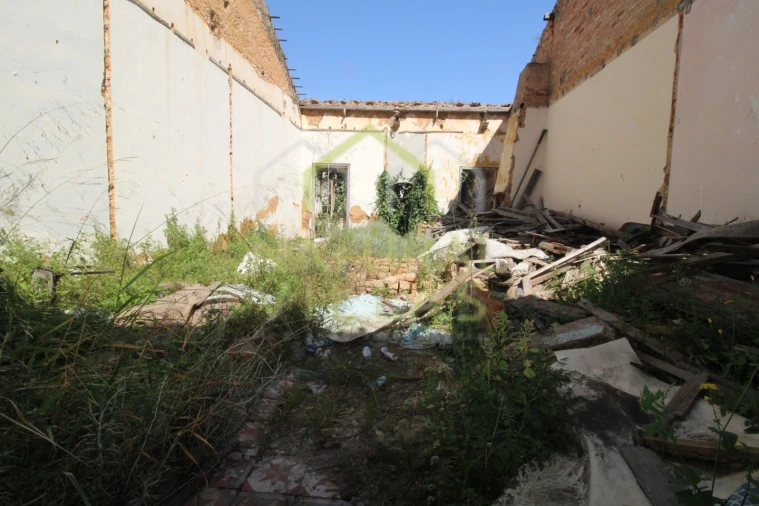 Moradia T4 para Venda em Faro (Sé e São Pedro) Foto 2