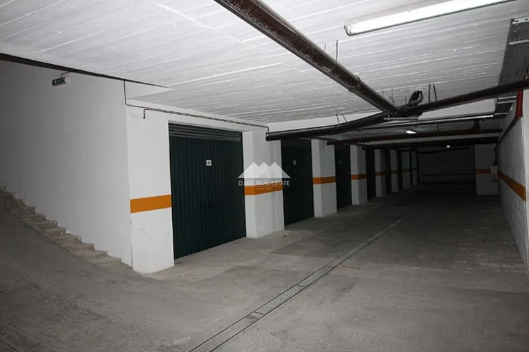 Garagem para Venda em Vila Real de Santo Antonio Foto 1