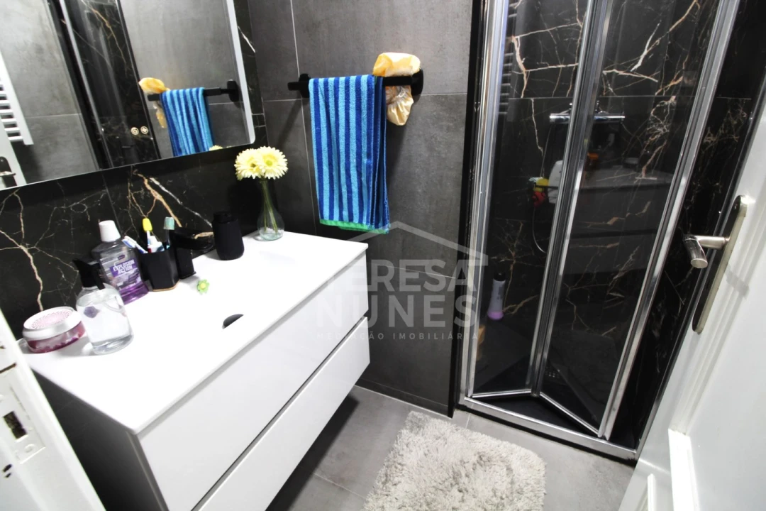 Apartamento T4 para Venda em Santo Antonio da Charneca Foto 14