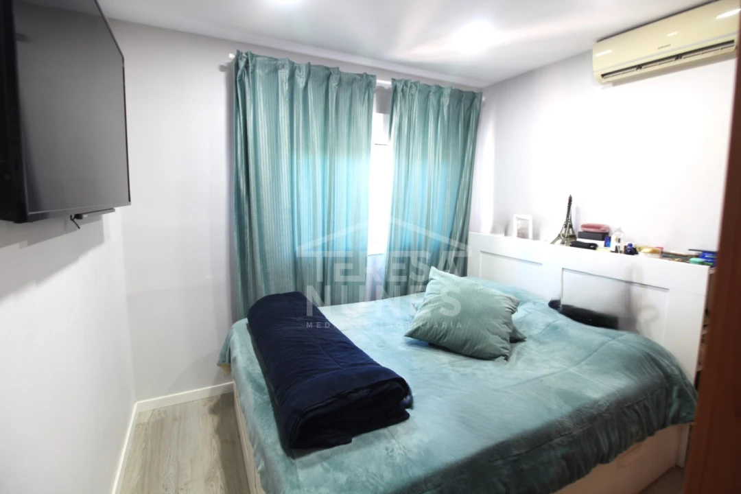 Apartamento T4 para Venda em Santo Antonio da Charneca Foto 18