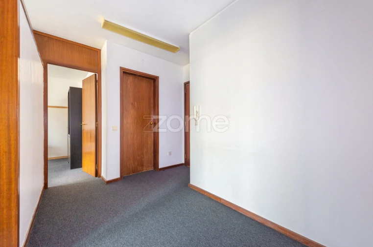 Escritório para Arrendamento em Lordelo do Ouro e Massarelos Foto 5