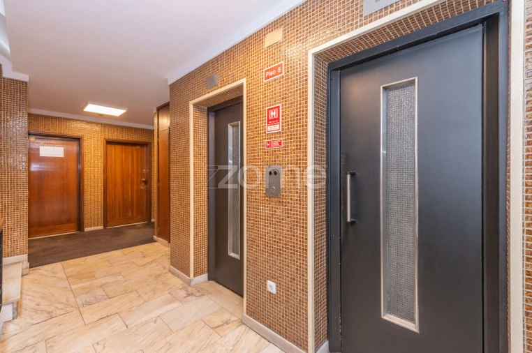 Escritório para Arrendamento em Lordelo do Ouro e Massarelos Foto 15